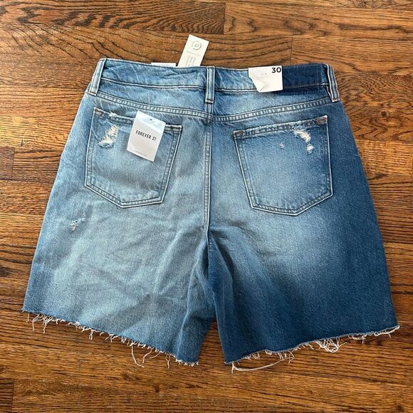 New Forever 21 Shorts - Picture 2 of 5